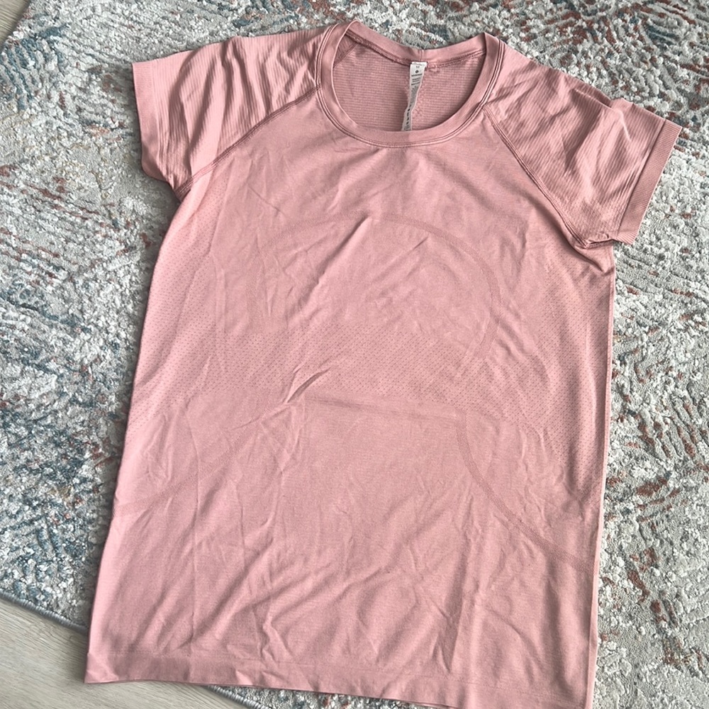 Lululemon Swiftly Tech Tee Shirt